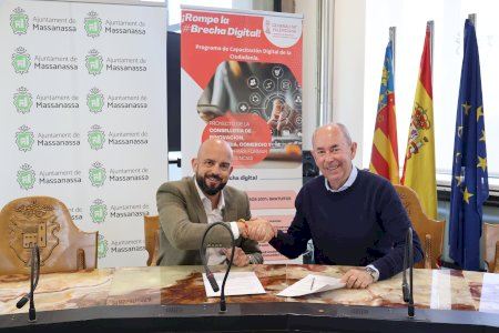 El Ayuntamiento de Massanassa firma un convenio de colaboración para realizar formaciones gratuitas a la población