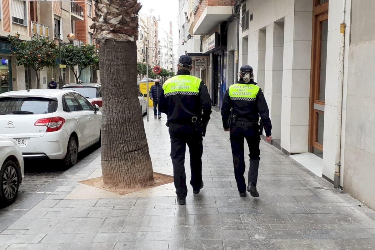 La Policía Local de Sagunto denuncia a 114 personas por incumplir las