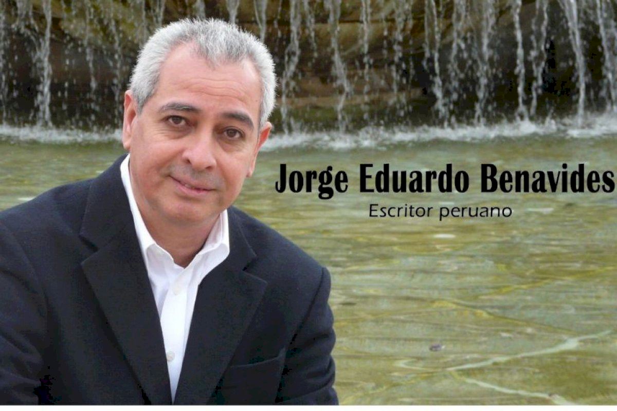 El Escritor Peruano Jorge Eduardo Benavides Imparte Un Conferencia