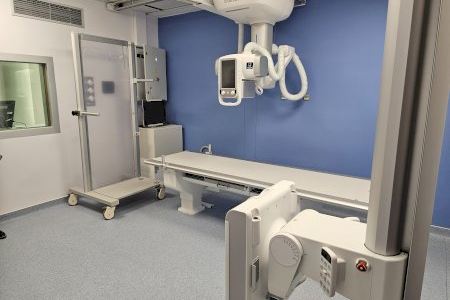 Sanidad dota con tres nuevas salas de radiología digital con inteligencia artificial a los hospitales Clínico y Malvarrosa de València