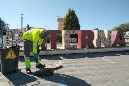 El Ayuntamiento de Paterna refuerza los tratamientos en red de alcantarillado urbana e industrial para el control de plagas en la ciudad