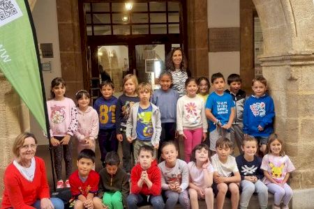 Unos 180 escolares se adentran en la Biblioteca Pública de Xàbia