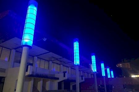 La plaza Saint Christol Lez Ales de El Campello se iluminará mañana por la noche de azul por el Día Mundial de la Fibromialgia