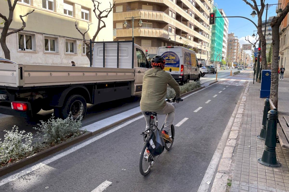 El Carril Bici Que Conecta El Centro Con Los Ensanches De Alcoy Supera