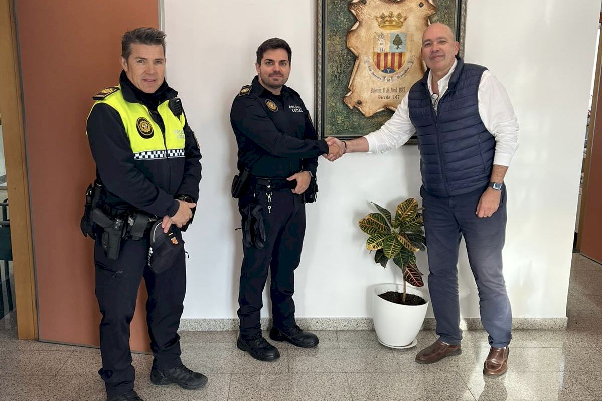 San Antonio De Benag Ber Incorpora Un Nuevo Agente A La Polic A Local