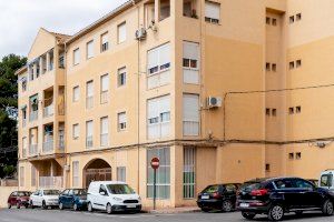 La Generalitat ha iniciado las obras de mejora de elementos comunes y urbanización del grupo de vivienda pública Les Modernistes de Monóvar