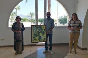 La familia del pintor alteano Juan Navarro Ramón dona uno de sus cuadros al Ayuntamiento de l’Alfàs