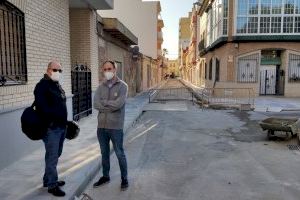 Los concejales de Contratación y de Mantenimiento y Aguas de Sagunto visitan las obras de reurbanización de las calles Espronceda y Nueva