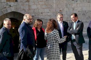 Foto d'arxiu: Visita de l'alcalde amb el president de la Diputació al Castell en 2019