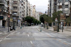 El cèntric carrer Colón, buit durant l'estat d'alarma a març