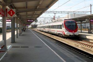 Renfe recupera todos los servicios de Cercanías de la línea C-6 que une València y Castelló de la Plana