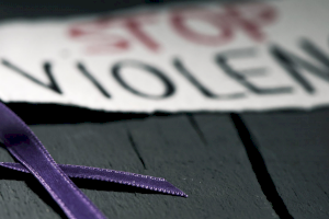 La Concejalía de Igualdad de Santa Pola retoma los actos de manera virtual para protestar contra la violencia de género