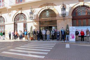 Sagunto guarda un minuto de silencio en señal de condena y repulsa por el presunto asesinato machista ocurrido en Sabadell