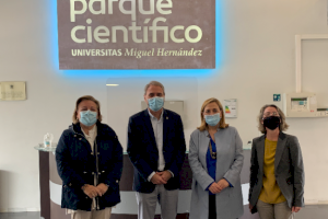 La subdelegada del Gobierno en Alicante visita el Parque Científico de la UMH