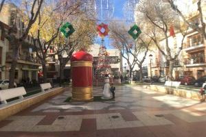 Comienza la instalación del alumbrado navideño con el objetivo de  crear una ambientación que sirva de apoyo al comercio local de proximidad