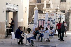 Desplome de las contrataciones en la Comunitat Valenciana: bajan un 70% en el sector turístico y de restauración a causa de la pandemia