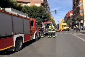 La Policía de Alicante investiga el atropello de un ciclista a un peatón, heridos los dos