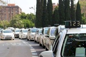El sector del taxi de la Comunitat tendrá ayudas directas de la Generalitat para paliar las pérdidas por la pandemia