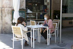 Valencia dará bonos descuento a pequeños comercios, cultura y hostelería