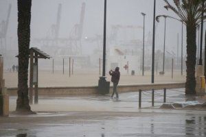 L'alerta per ratxes de vent “molt forts” i l'intens fred continuen marcant el pont de desembre en la Comunitat