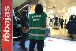 Los centros de El Corte Inglés de la Comunidad Valenciana abrirán de 9 a 20 horas a partir del lunes