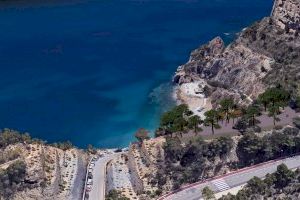 La Ruta de los Acantilados de Benitatxell contará con una nueva zona de descanso y mirador frente a la cala del Moraig