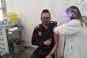 La plantilla de Policía Local de Aspe se vacuna contra el Covid-19