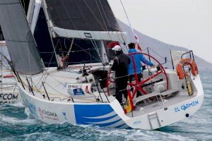 El Carmen-Elite Sails, a unas 30 millas de la línea de llegada en Altea