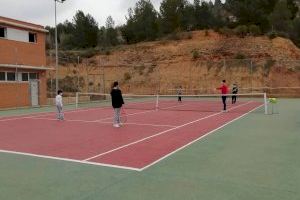 Buñol Es Deporte vuelve con grupos de tenis y pádel para pequeños