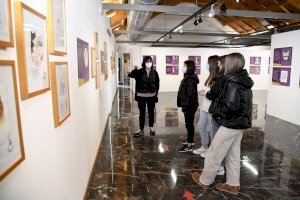 Els instituts paiportins visiten la mostra del 8M ‘A cada paraula’