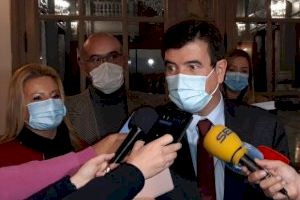 Giner recrimina a Ribó no voler col·laborar amb els col·legis professionals per a agilitar les llicències d'activitat