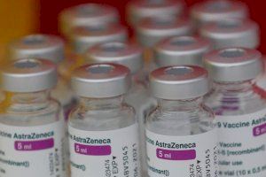 La Comunitat Valenciana vacunarà amb AstraZeneca a persones de fins a 65 anys