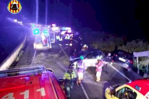 Grave accidente de tráfico al chocar dos coches en Gandia