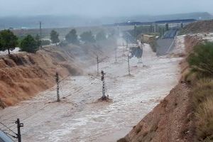 ADIF comença a atendre les demandes de la Font de la Figuera i inicia els tràmits  del projecte de millora de drenatge del túnel del ferrocarril