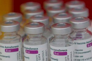 ¿Se administrarán las segundas dosis de AstraZeneca?