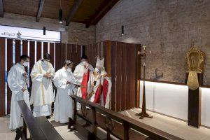 El cardenal Cañizares bendice la nueva capilla de Adoración Eucarística Permanente de Moncada: “Nada hay más importante que la adoración, y más en este tiempo de pandemia”