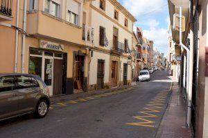 Benitatxell habilita tres zones de pàrquing per a ús comercial als carrers Major i La Pau