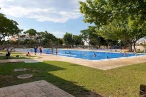 Foios licita la gestión y mantenimiento de la piscina y el polideportivo municipal