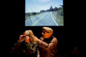 Presentación del fenómeno literario Al final siempre ganan los monstruos y últimas funciones de Un lugar de partida