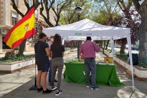 Vox Elche salió a la calle en 3 mesas informativas