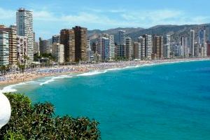 Las playas y calas de Benidorm tendrán horario de apertura: de 07.00 a 22.30 horas