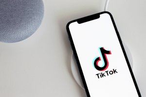 Set de cada deu empreses planegen usar TikTok com a eina de comerç electrònic