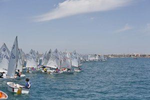 Marta Ferrando Babe, Eduardo Navarro Ávila, Vivienne Alonso Tyrock, Raúl Martínez i Rives campeón Autonómico Optimist B