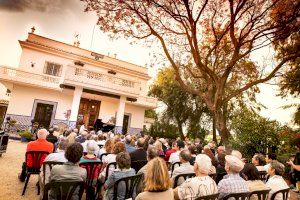 Elvira Lindo y el pianista Antonio Galera reivindican la importancia de la cultura ante la adversidad en el Festival dels Horts de Picanya