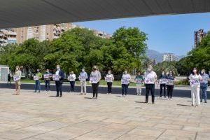 Minuto de silencio en Benidorm por las dos últimas víctimas de la violencia machista