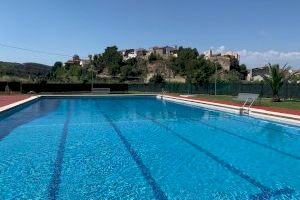 Les Coves de Vinromà ofrece cursos de natación gratuitos para adultos y niños