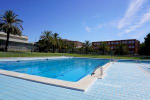 La temporada de baños en las piscinas públicas descubiertas de Elche arranca el próximo sábado 26 de junio