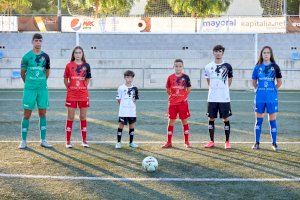 L’Escola del Club Deportivo Esport Base Ontinyent presenta la nova equipació per a la temporada 21/22