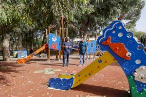 El Ayuntamiento de l’Alfàs remodela el área infantil de juegos del parque municipal de Los Eucaliptos