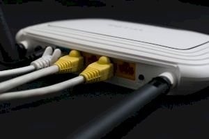 Denunciadas varias compañías de telecomunicaciones por las penalizaciones por no devolver los “routers”